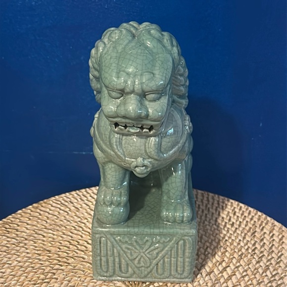 Vintage Fu Dog Ceramic Statuette with Celadon Green Crackle Finish 10.5” - Picture 1 of 6